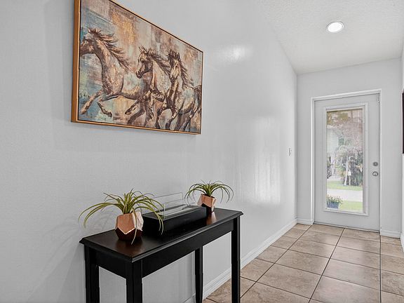 4th image of 798 SW 33rd Street