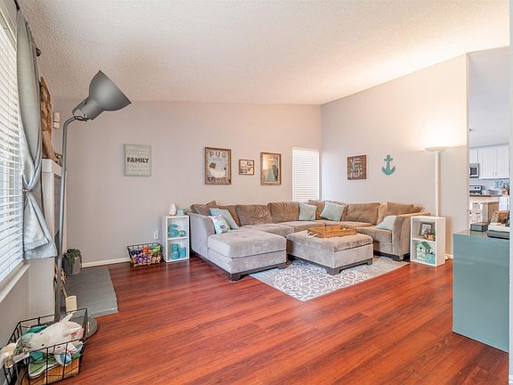 4th image of 865 Glen Molly Dr