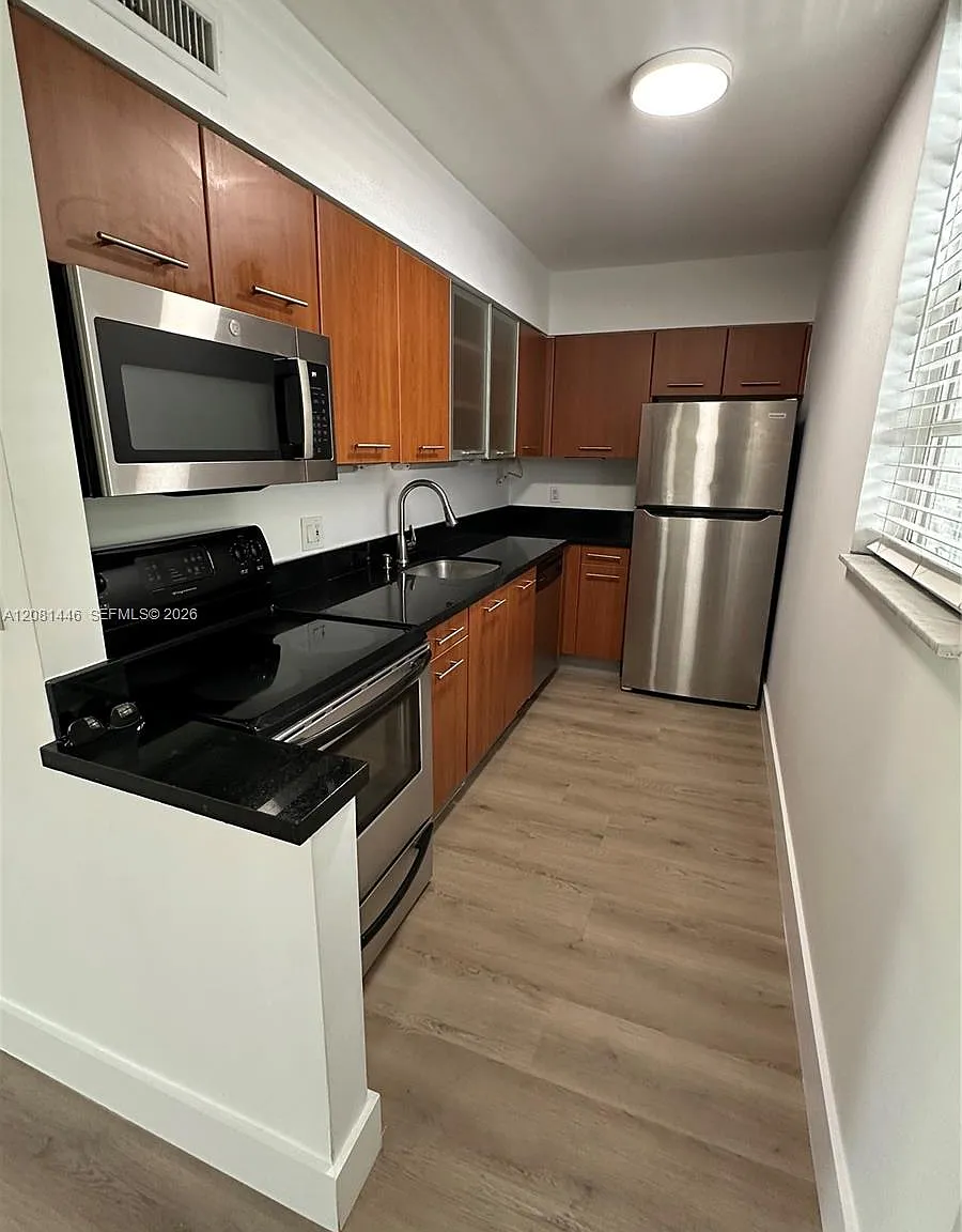 Nirvana Condo No Two Cond — Photo 3