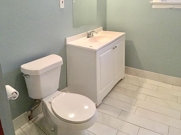3rd image of 3720 Wyandotte St APT 1
