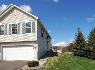 7467 Hampton Ln, Shakopee, MN 55379