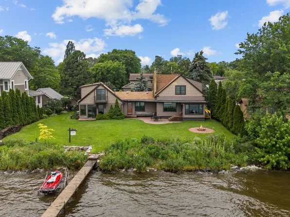 2346 Hickory Ln, Oshkosh, WI 54901