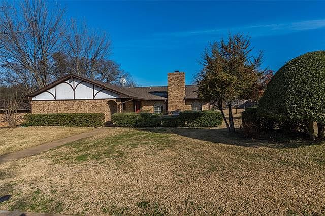 1st image of 1301 Idlewood Dr