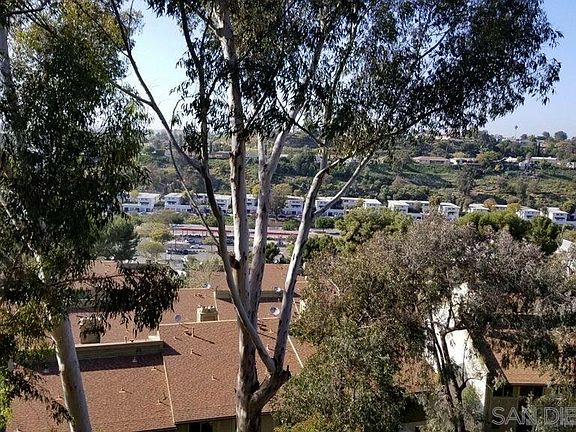 3rd image of 5980 Dandridge Ln Unit 225