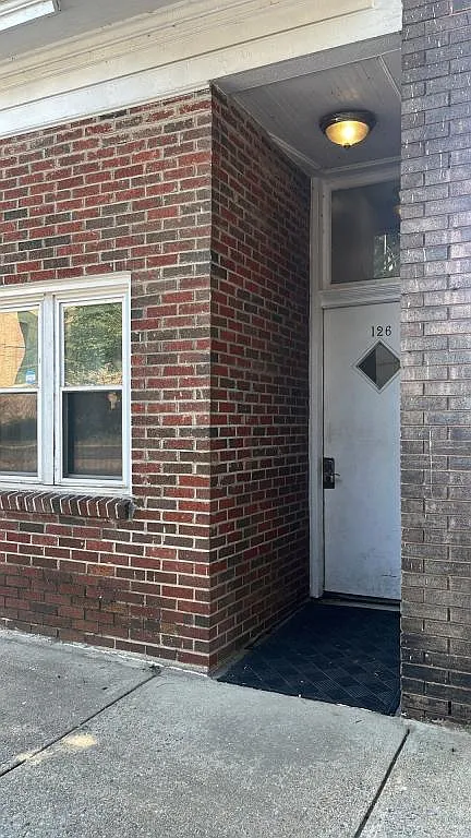 126 W Potomac St, unit 5 — Photo 2