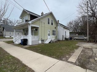 903 12th St, Racine, WI 53403