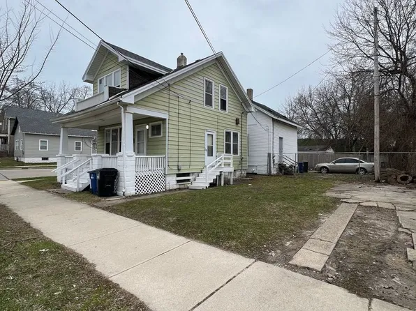 903 12th St, Racine, WI 53403