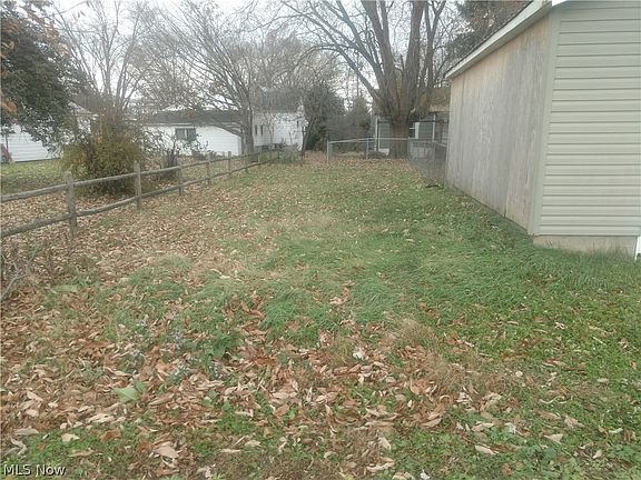 3rd image of 306 Scott Ave