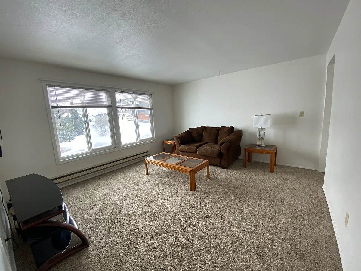 Building Photo - 1422 9th West Ave #C