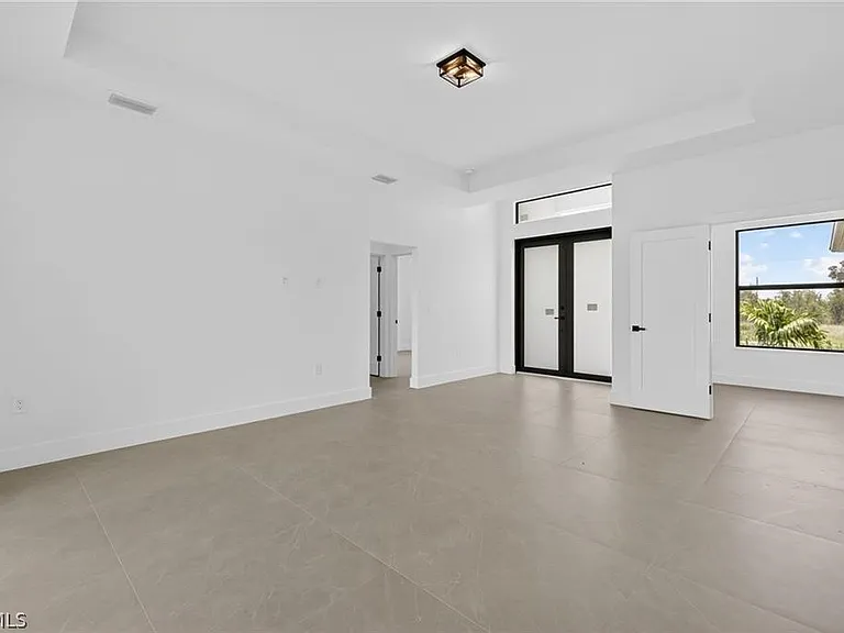 208 Pembroke St — Photo 2