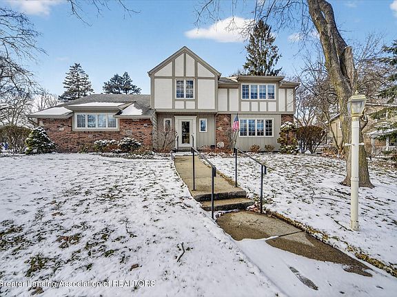 2nd image of 3781 Sandlewood Dr