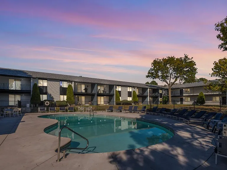 Arlo Apartments — Photo 10