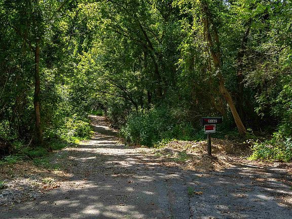 3rd image of 5162 Willow Ridge Ln