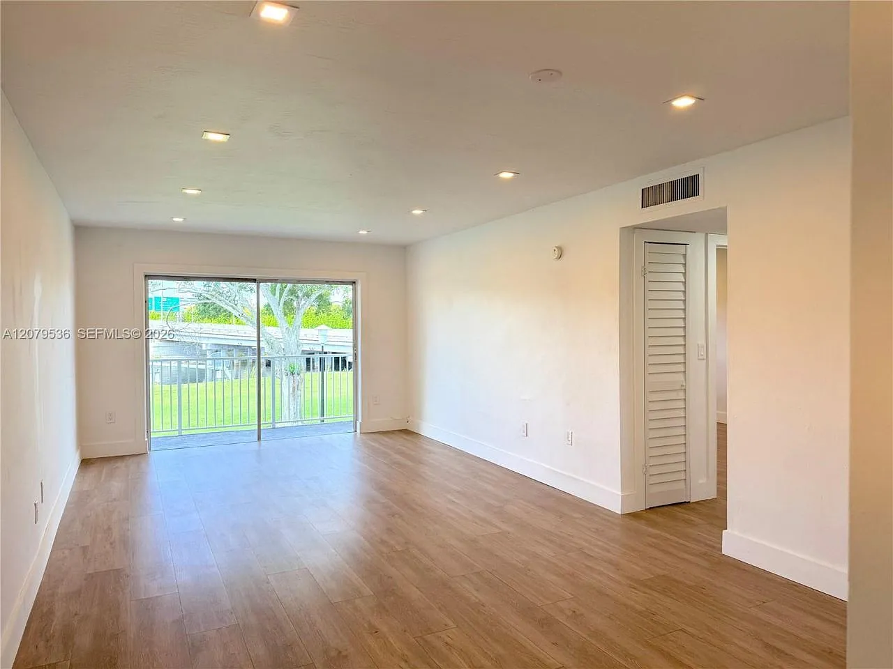 2 bed, 1.0 bath, 730 sqft, $2,395 — Photo 1