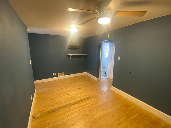 4th image of 1014 N Broadway St