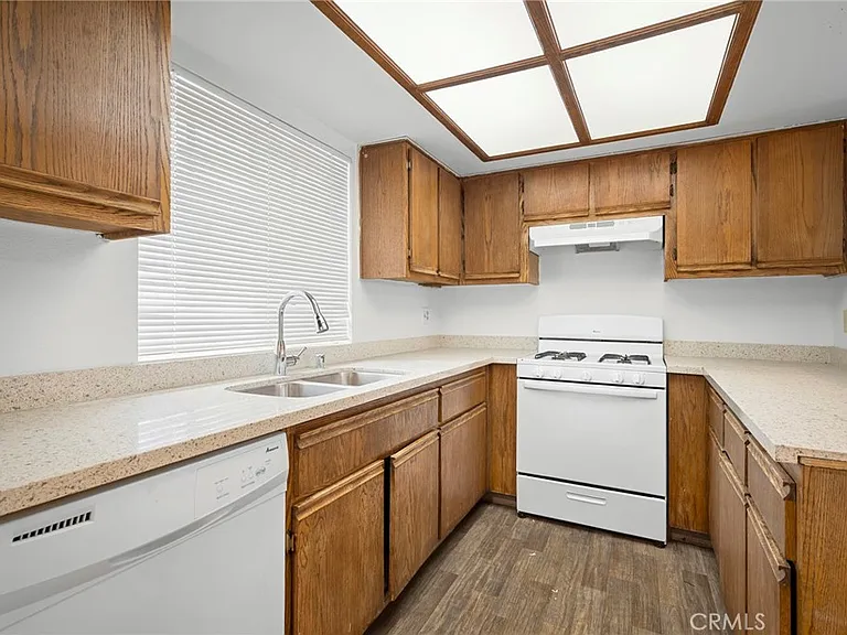 330 Pioneer Dr #7 — Photo 10