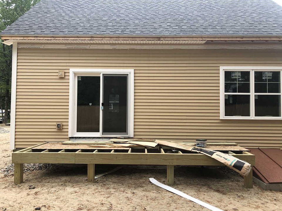 2nd image of 4 Wilbur Ave #2