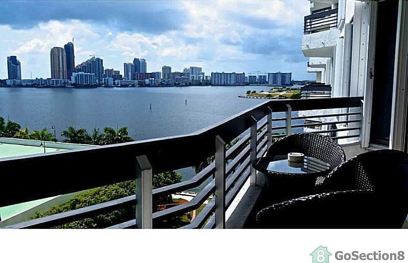 1st image of 3530 Mystic Pointe Dr APT 912