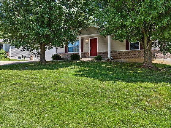 4th image of 1060 Sleepy Hollow Dr