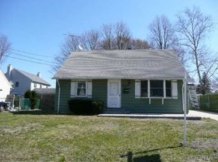 1113 South Dr, Merrick, NY 11566