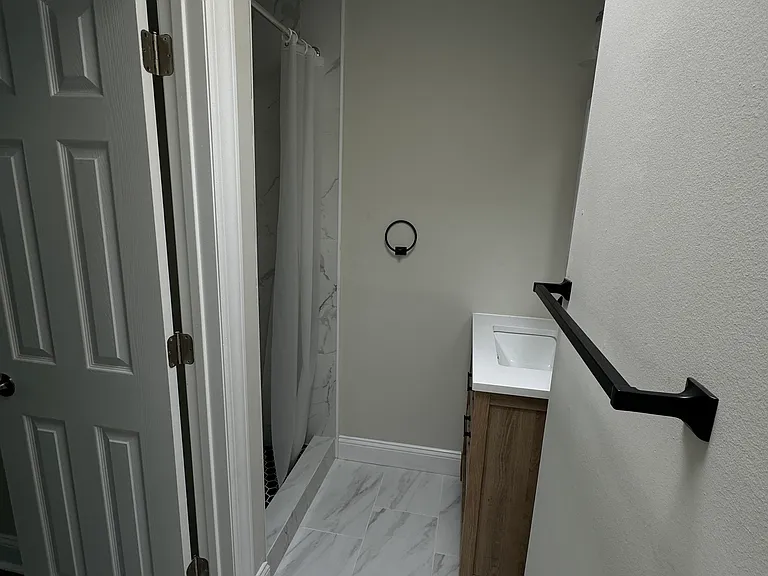 1633 Powell Rd — Photo 16