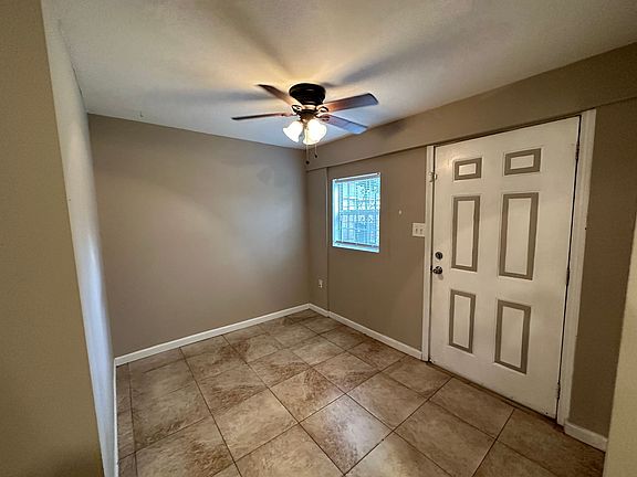 2nd image of 3206 W Gadsden St #B