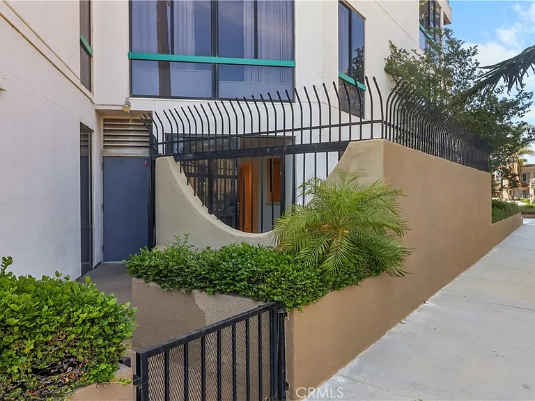 1310 E Ocean Blvd — Photo 30
