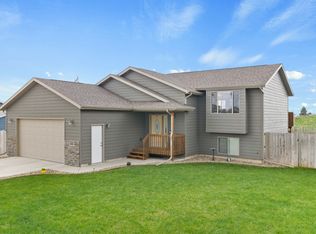 1015 Springsteen Ln, Rapid City, SD 57701