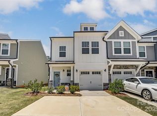 2032 Crooked Oak Ln, York, SC 29745