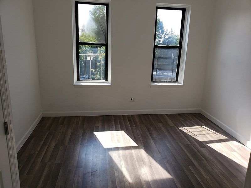 2nd image of 107 Mount Vernon Ave APT 3D