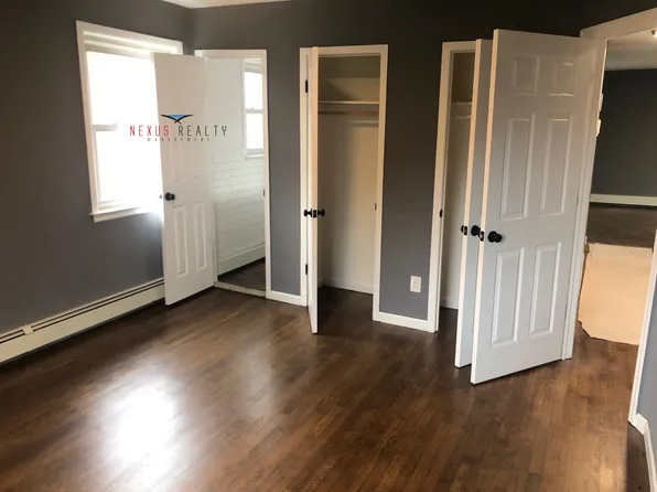 75-03 Astoria Boulevard North image 3 of 11