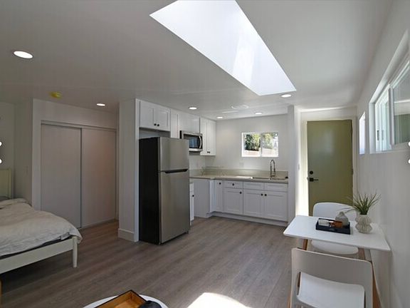 2nd image of 2712 Westwood Blvd #S1
