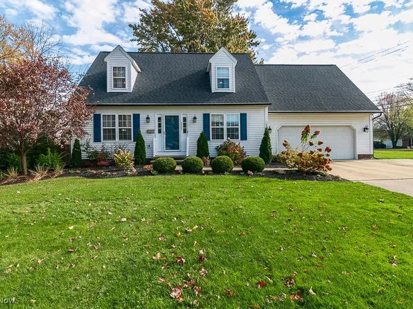 5523 Lawnfield St, Mentor On The Lake, OH 44060