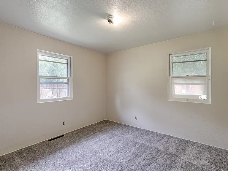 1611 S Martha St — Photo 15