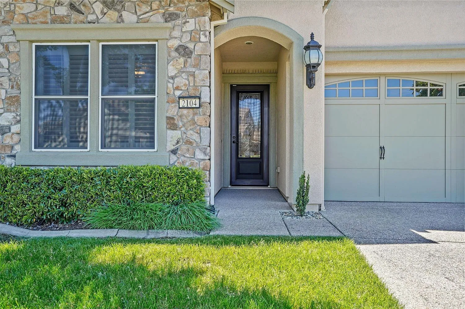 2104 Penstone Loop photo 1
