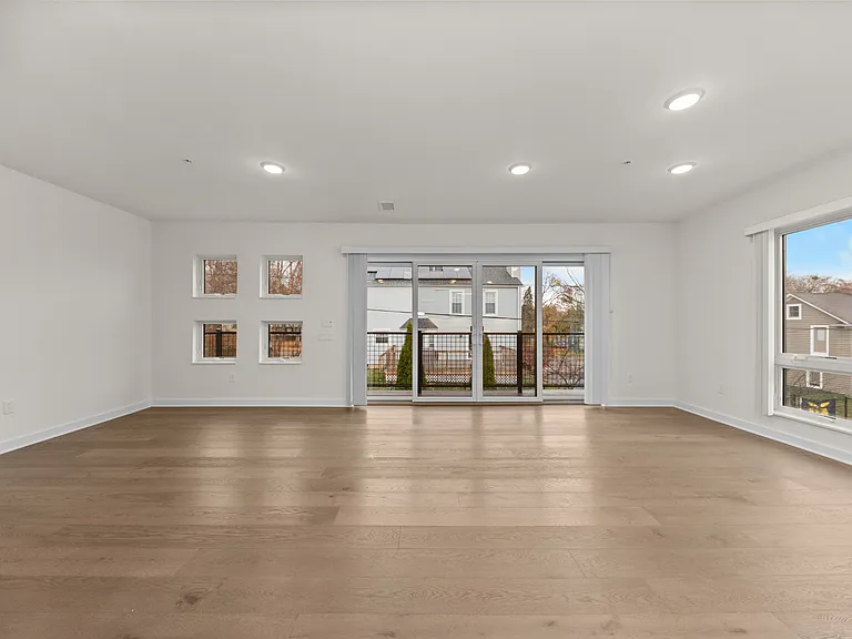 462 W Stadium Blvd #1 — Photo 42