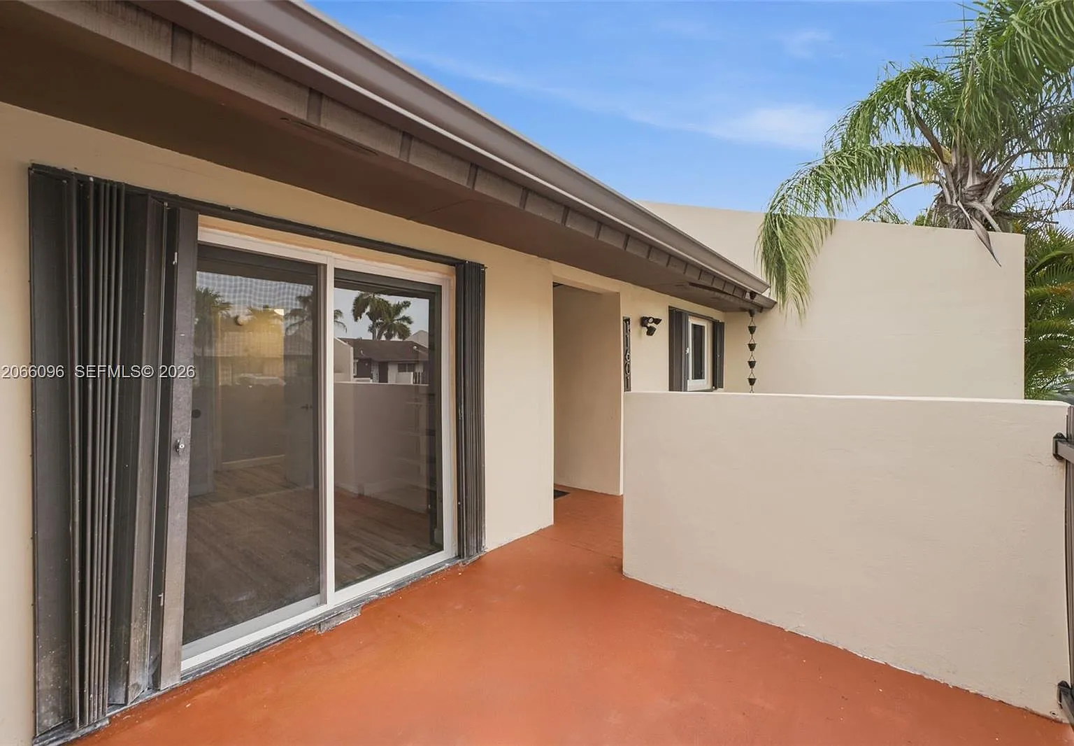 2 bed, 1101 sqft, $2,700 — Photo 3