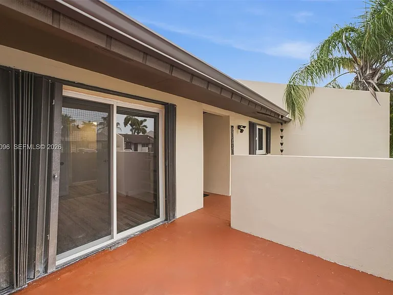 11601 SW 123rd Ave — Photo 4