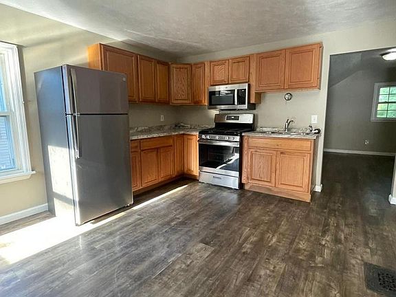 3rd image of 413 Bear St #2