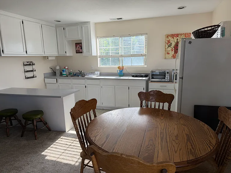 14902 Eastwood Ave — Photo 6
