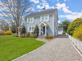 375 N Pine Creek Rd, Fairfield, CT 06824