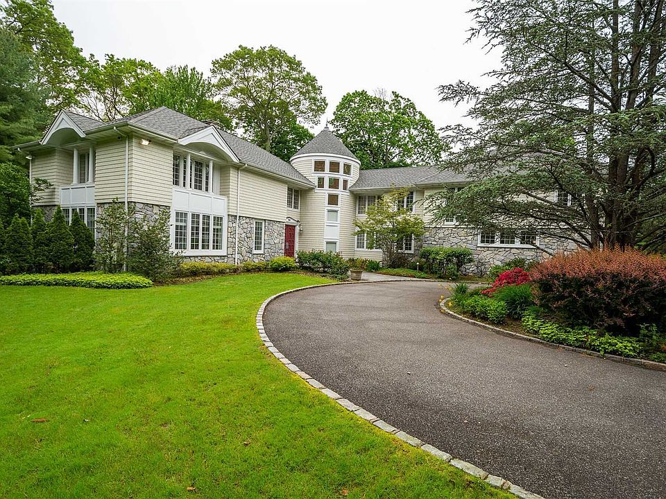 1st image of 8 Evans Dr