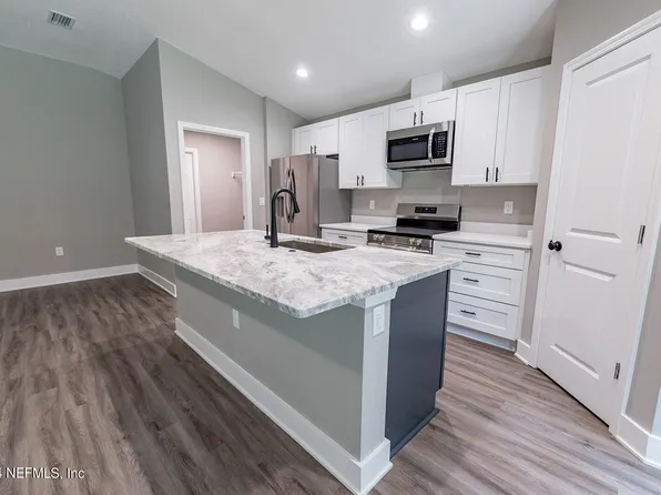 202 CORAL FARMS Road, Florahome, FL 32140