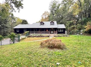 9 Town Bridge Rd, Collinsville, CT 06019