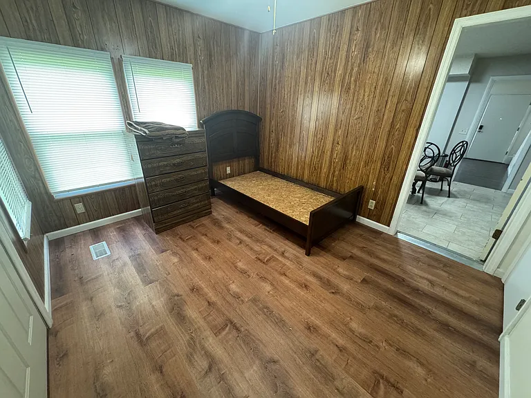 612 Ashmont Ct — Photo 18