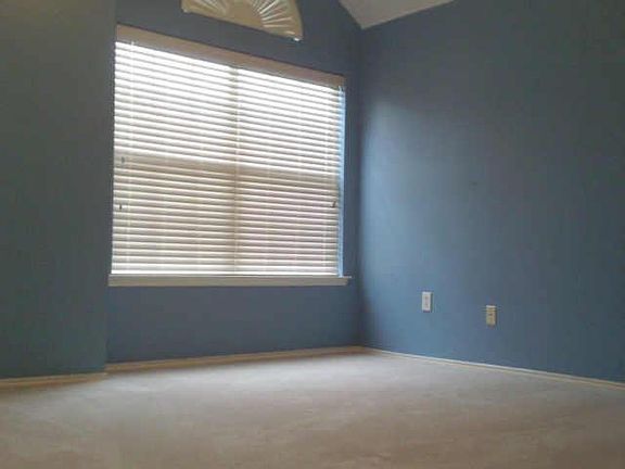 4th image of 1316 Carver Ln