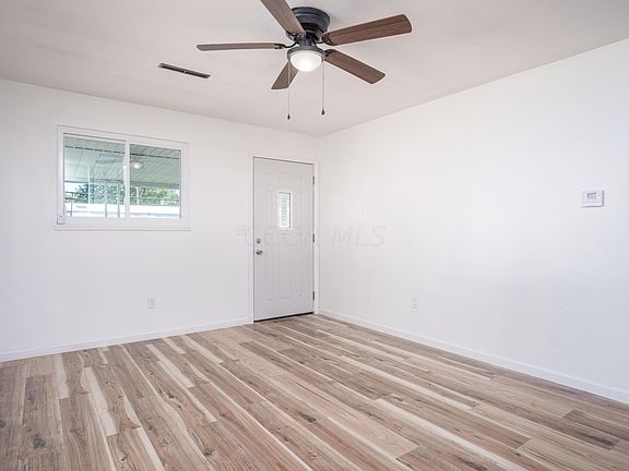4th image of 977 Hilock Rd #1