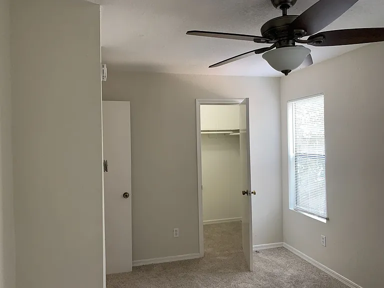 513 S Park Dr — Photo 47