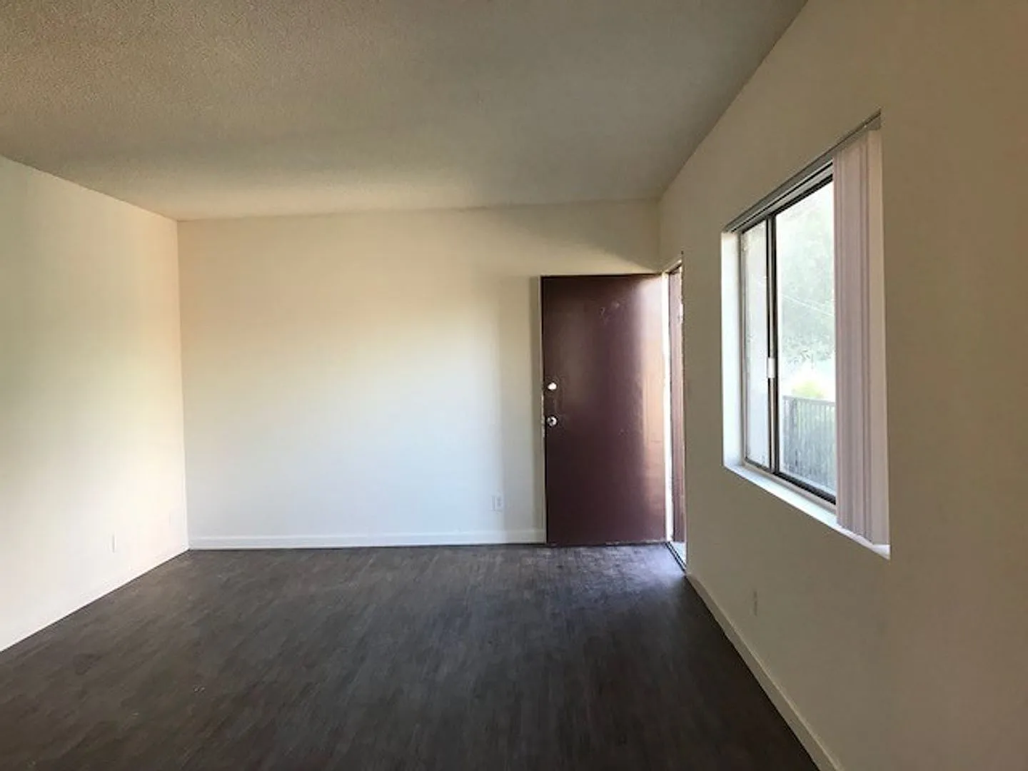 151 N Hoover St — Photo 2