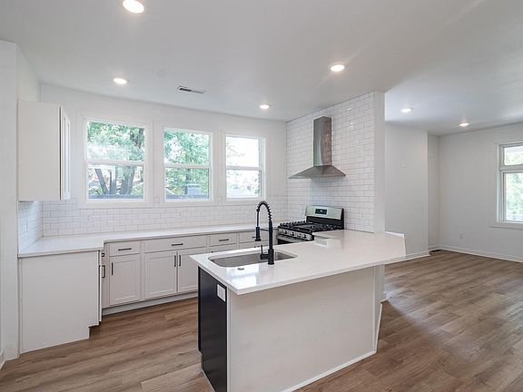 5th image of 2328 Saint James Ave #2